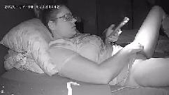 Perra tetona hace un video para su novia atrapada en cámara oculta